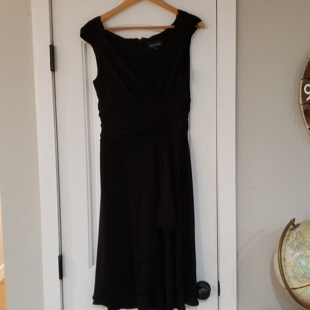 Black dress - Picture 2 of 4